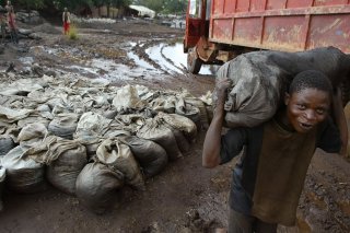 Les dizaines de milliers de tonnes de cathodes de cuivre et de poudre de cobalt s'entassent dans l'immense mine de Tenke Fungurume, dans le sud-est de la RDC (archives).